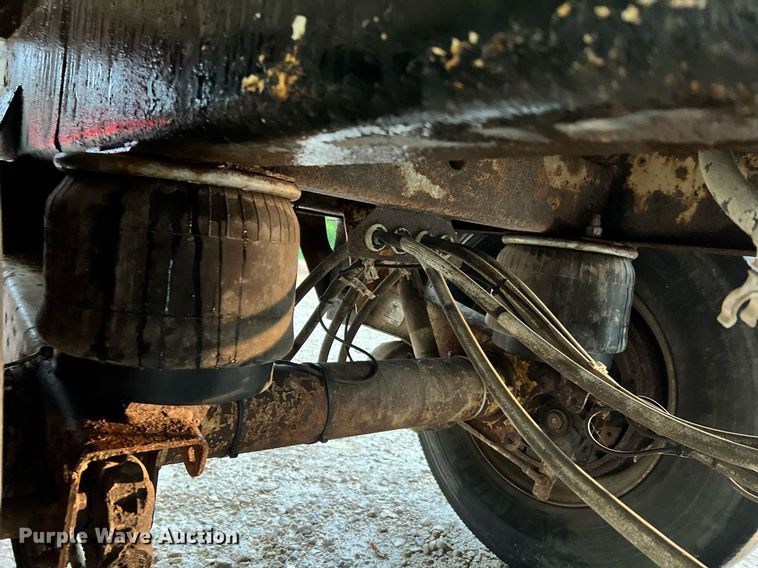 image for item NI9013 1999 Warren Mfg. Inc. AT-40-SER7  feed delivery trailer