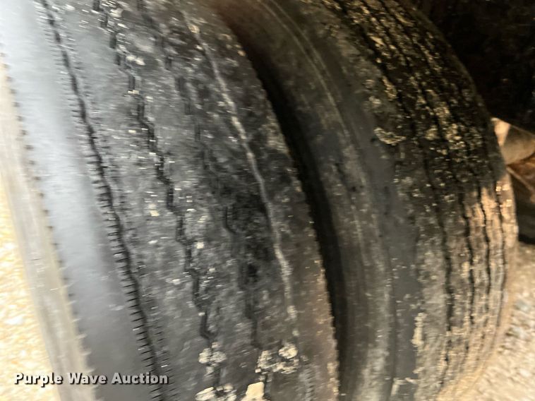 image for item NI9013 1999 Warren Mfg. Inc. AT-40-SER7  feed delivery trailer