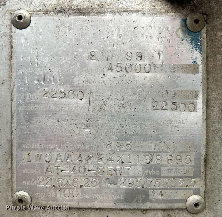 image for item NI9013 1999 Warren Mfg. Inc. AT-40-SER7  feed delivery trailer