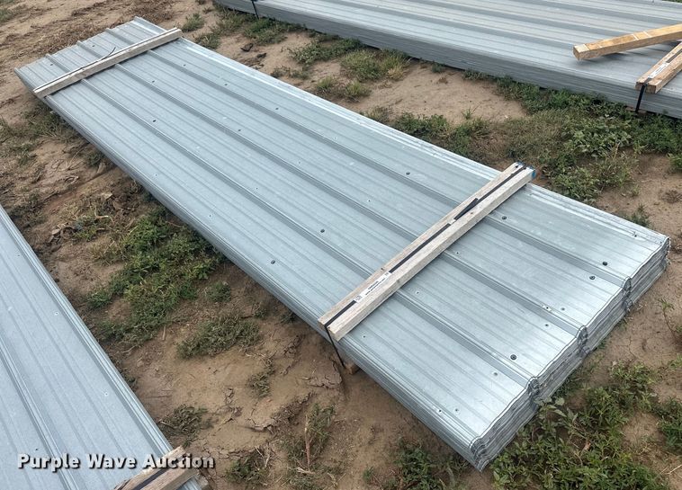 image for item NM9505 (160) sheets of metal siding/roofing
