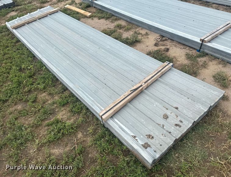 image for item NM9509 (160) sheets of metal siding/roofing