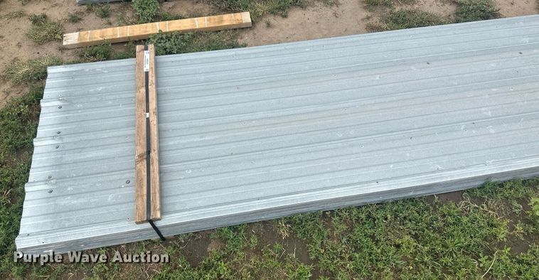 image for item NM9509 (160) sheets of metal siding/roofing