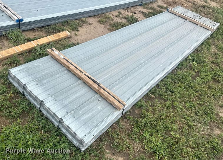 image for item NM9509 (160) sheets of metal siding/roofing