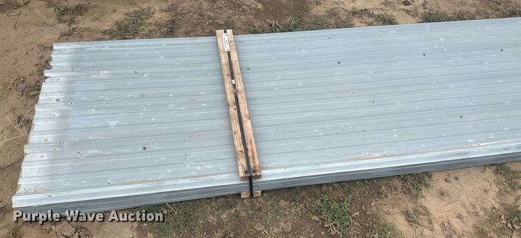 image for item NM9509 (160) sheets of metal siding/roofing