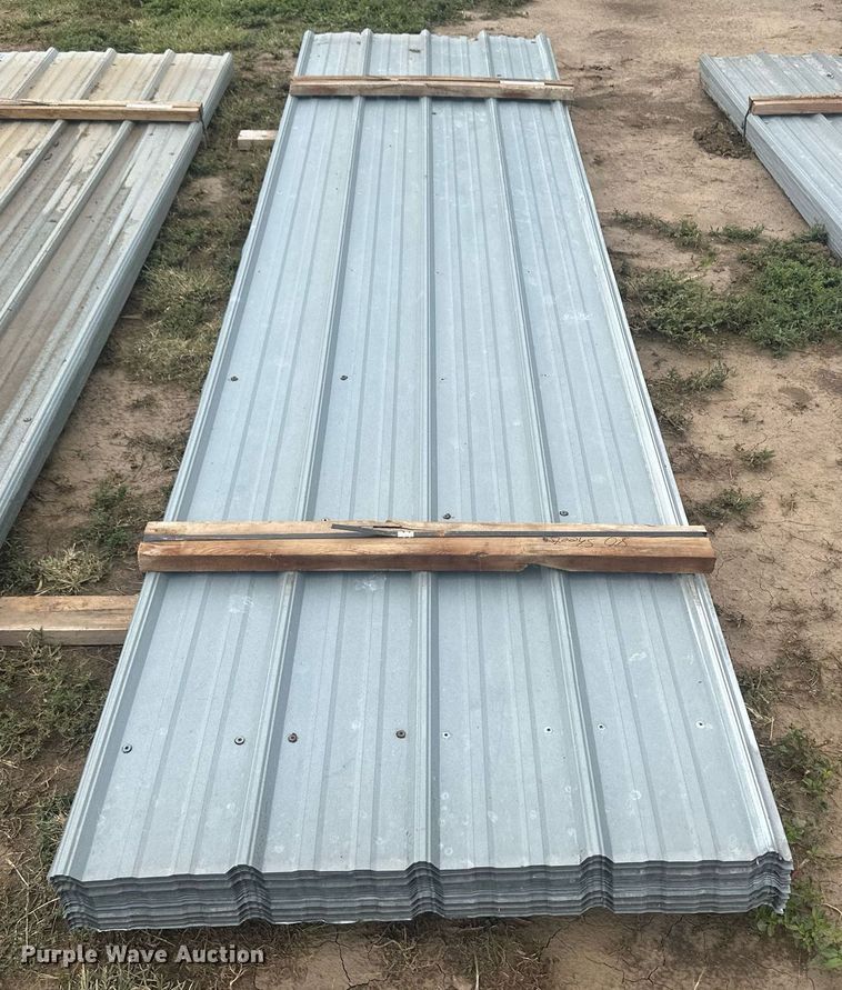 image for item NM9512 (160) sheets of metal siding/roofing