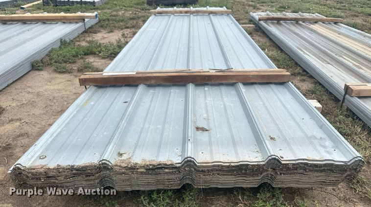 image for item NM9512 (160) sheets of metal siding/roofing