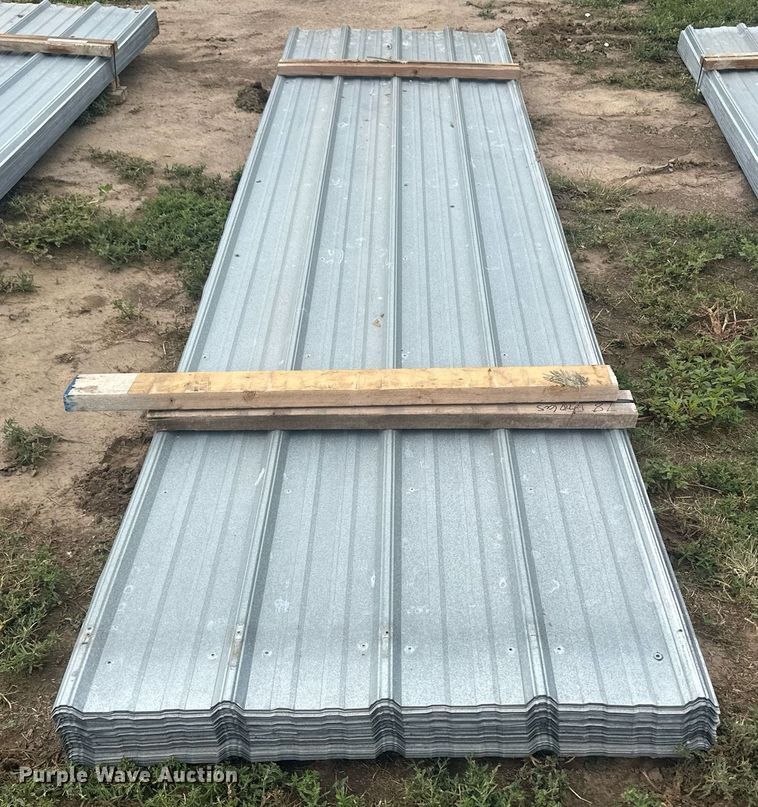 image for item NM9512 (160) sheets of metal siding/roofing