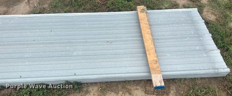 image for item NM9512 (160) sheets of metal siding/roofing