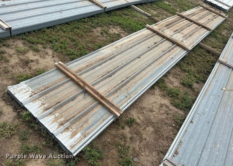 image for item NM9528 (100) sheets of metal siding/roofing