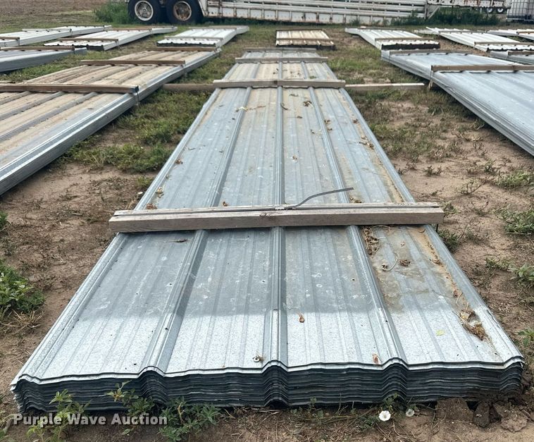 image for item NM9528 (100) sheets of metal siding/roofing