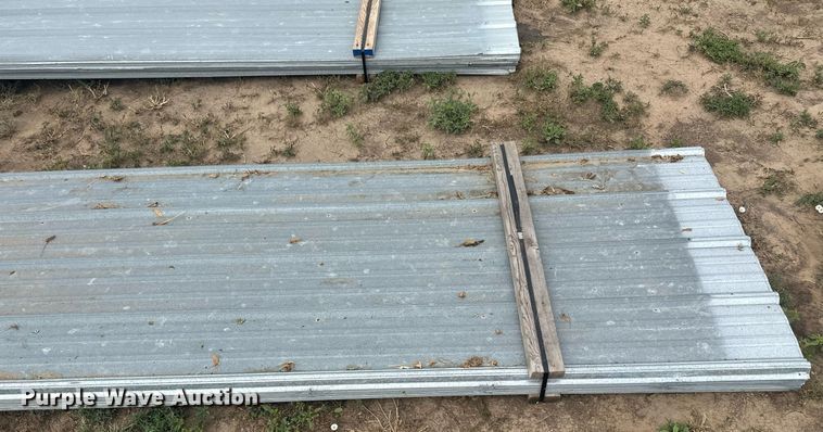 image for item NM9528 (100) sheets of metal siding/roofing