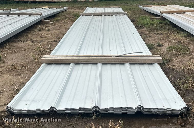 image for item NM9536 (136) sheets of metal siding/roofing