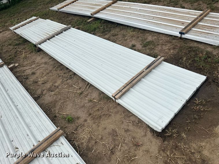 image for item NM9536 (136) sheets of metal siding/roofing