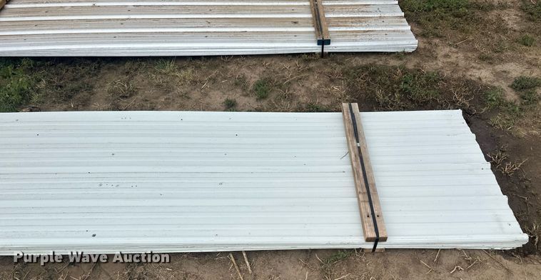 image for item NM9536 (136) sheets of metal siding/roofing