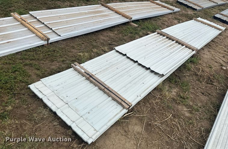 image for item NM9536 (136) sheets of metal siding/roofing