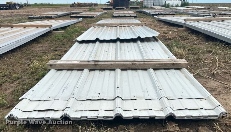 image for item NM9536 (136) sheets of metal siding/roofing