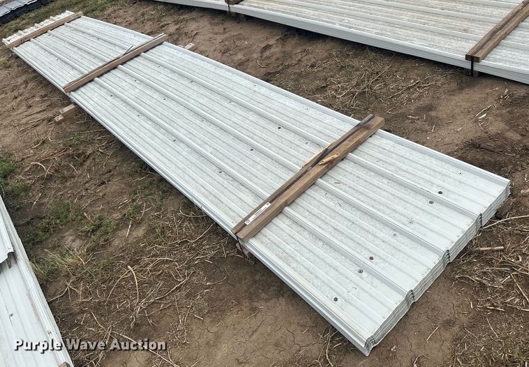 image for item NM9536 (136) sheets of metal siding/roofing