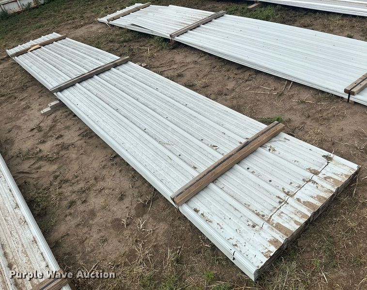image for item NM9536 (136) sheets of metal siding/roofing