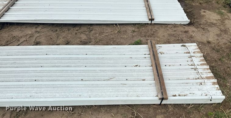 image for item NM9536 (136) sheets of metal siding/roofing