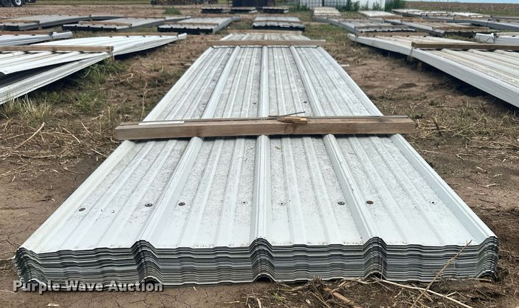 image for item NM9536 (136) sheets of metal siding/roofing