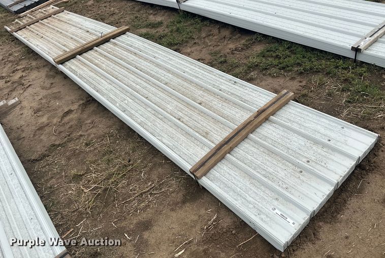 image for item NM9536 (136) sheets of metal siding/roofing