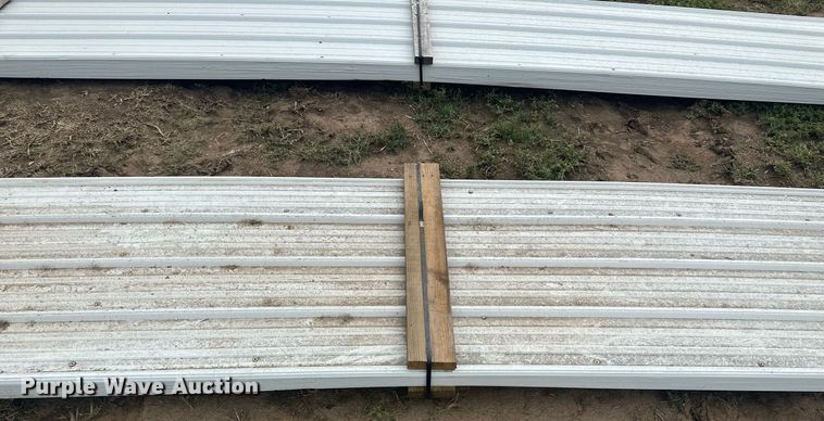 image for item NM9536 (136) sheets of metal siding/roofing
