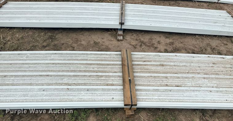 image for item NM9536 (136) sheets of metal siding/roofing