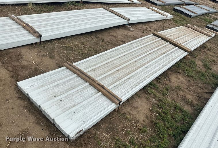 image for item NM9536 (136) sheets of metal siding/roofing