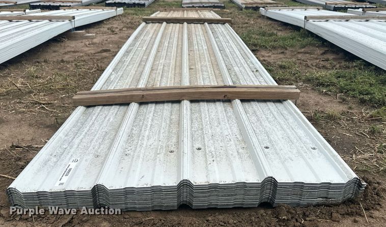 image for item NM9536 (136) sheets of metal siding/roofing