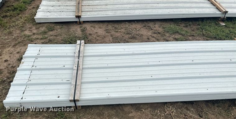 image for item NM9539 (150) sheets of metal siding/roofing