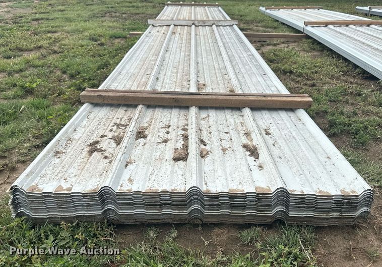 image for item NM9539 (150) sheets of metal siding/roofing
