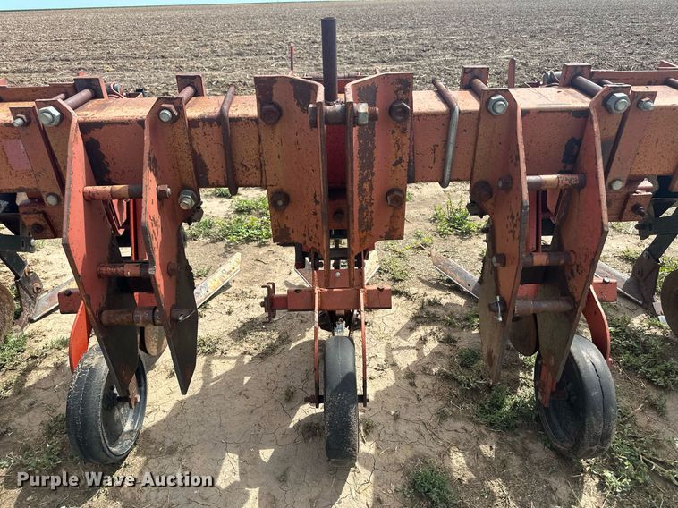 image for item NM9544 Krause 4706  row crop cultivator
