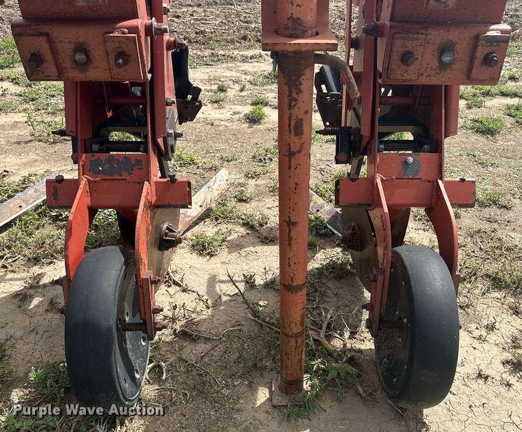 image for item NM9544 Krause 4706  row crop cultivator
