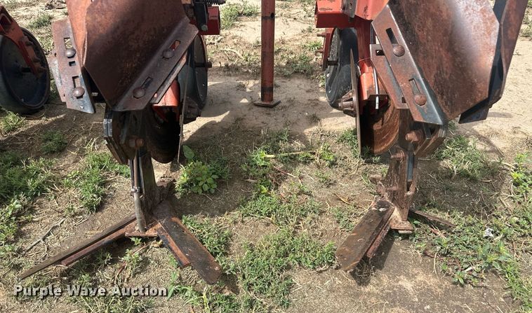 image for item NM9544 Krause 4706  row crop cultivator