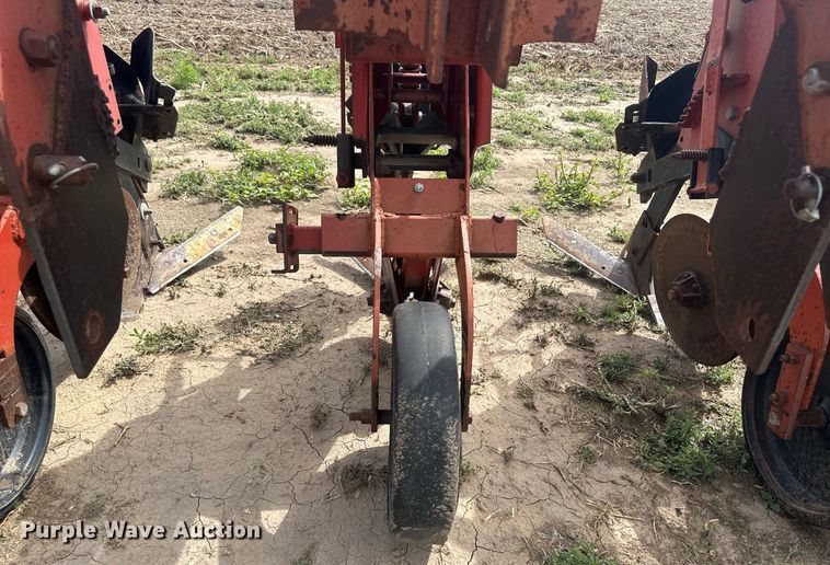 image for item NM9544 Krause 4706  row crop cultivator