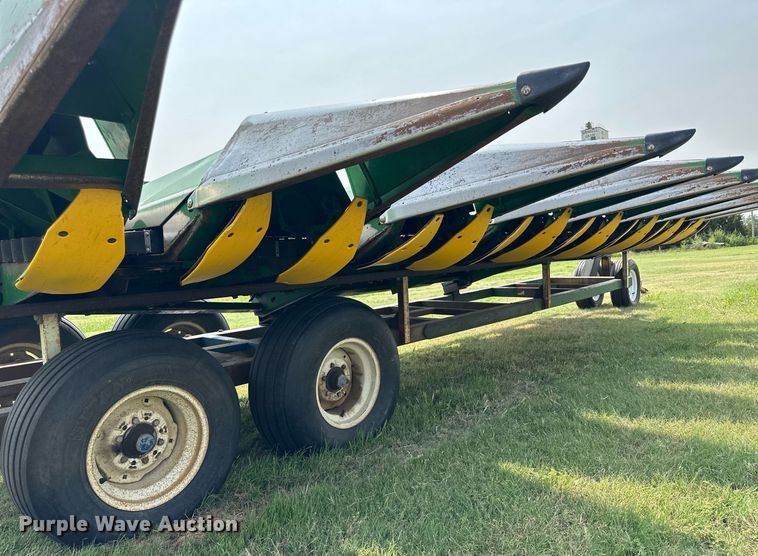 image for item NP9411 John Deere 853A  all-crop head