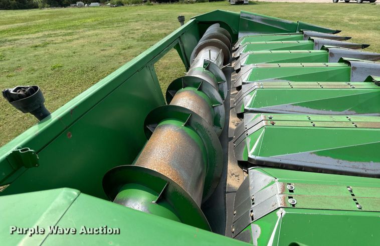 image for item NP9411 John Deere 853A  all-crop head