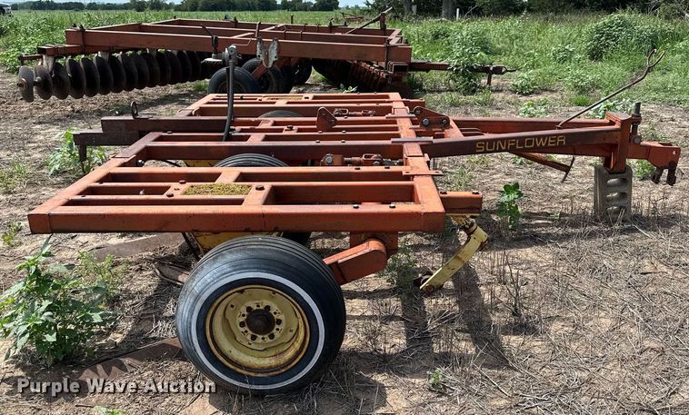 image for item NP9872 Sunflower  sweep plow