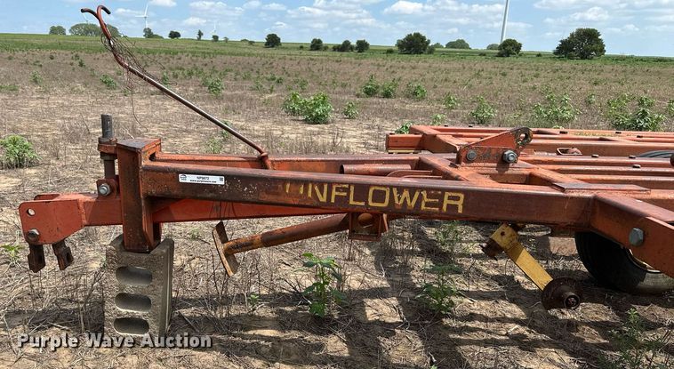 image for item NP9872 Sunflower  sweep plow