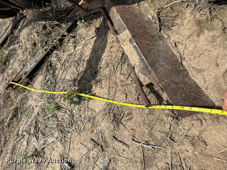 image for item NP9872 Sunflower  sweep plow