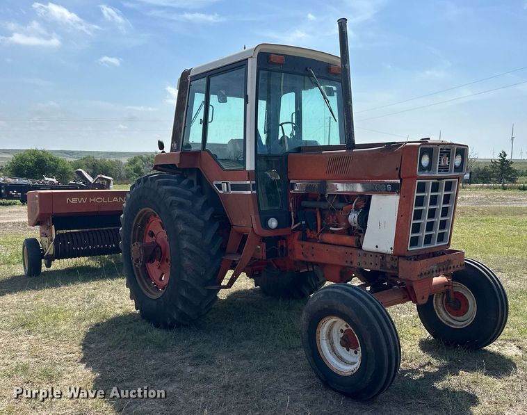 image for item NP9931 1978 International Harvester 1086  tractor