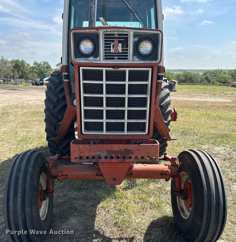 image for item NP9931 1978 International Harvester 1086  tractor
