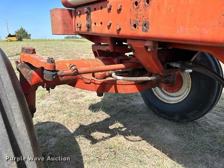 image for item NP9931 1978 International Harvester 1086  tractor