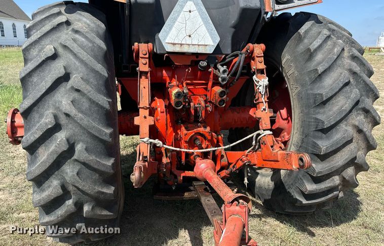 image for item NP9931 1978 International Harvester 1086  tractor