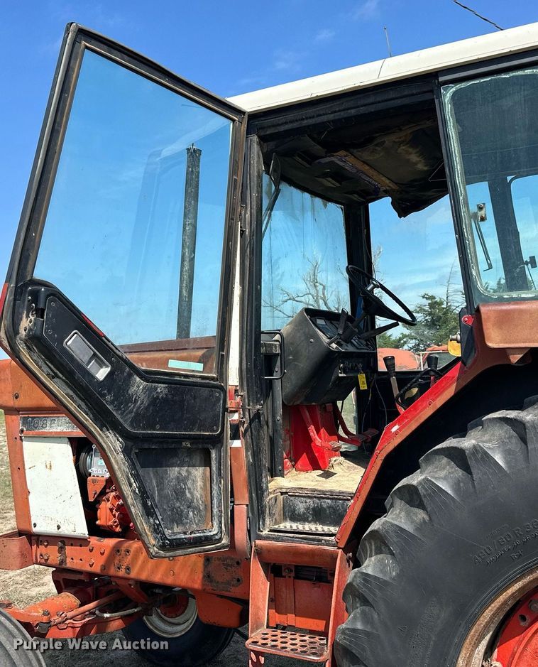 image for item NP9931 1978 International Harvester 1086  tractor