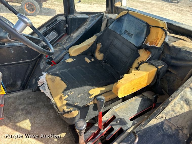 image for item NP9931 1978 International Harvester 1086  tractor