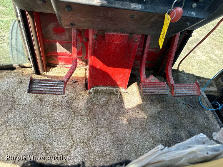 image for item NP9931 1978 International Harvester 1086  tractor