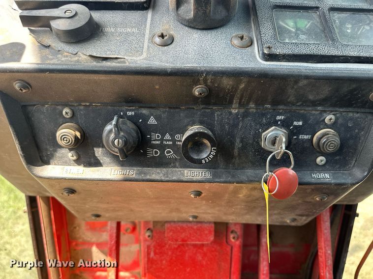 image for item NP9931 1978 International Harvester 1086  tractor