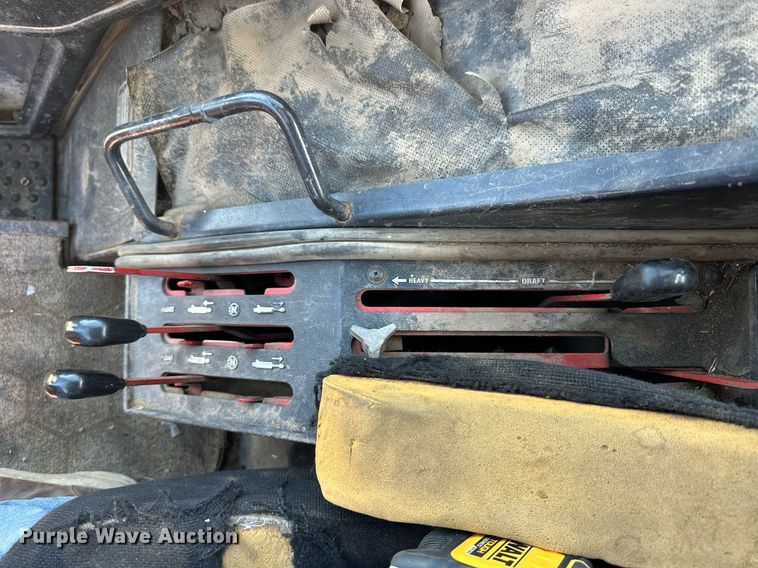 image for item NP9931 1978 International Harvester 1086  tractor