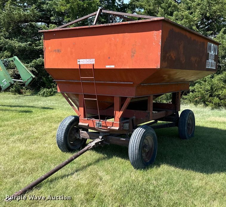 image for item NP9956 M&W Little Red Wagon  gravity wagon